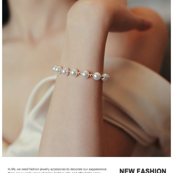 Elegant Artificial Pearl Charm Bracelets - Picture 4 of 5